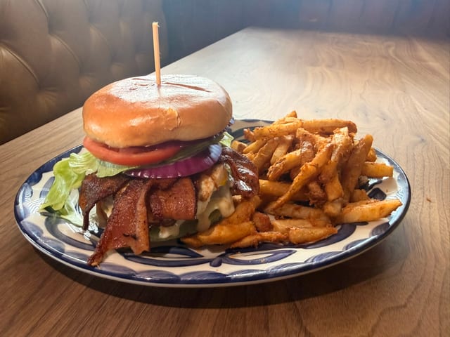 Azul Special Burger.